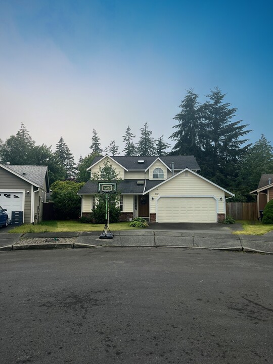 8701 Sebastian Dr NE in Lacey, WA - Building Photo