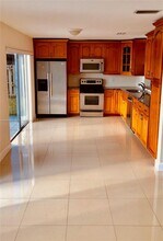 1010 SW 99th Ave in Pembroke Pines, FL - Building Photo - Building Photo