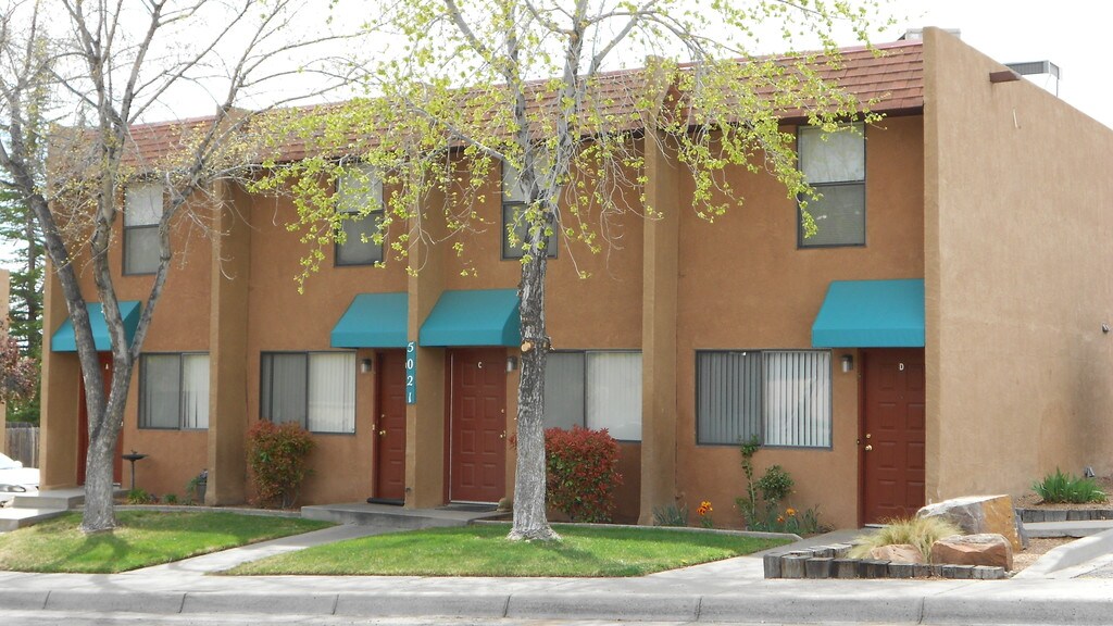 Spain Townhomes Albuquerque, NM Apartments