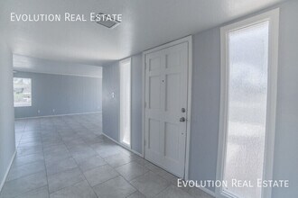 2110 S Shannon Dr in Tempe, AZ - Building Photo - Building Photo