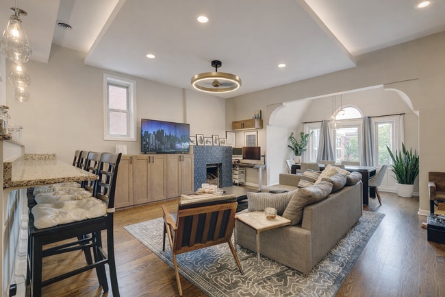 property at 1128 W Fullerton Ave