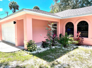 5280 S Elm Ave in Homosassa, FL - Building Photo - Building Photo
