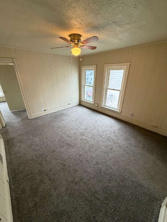 5 Maple St in Batavia, NY - Building Photo