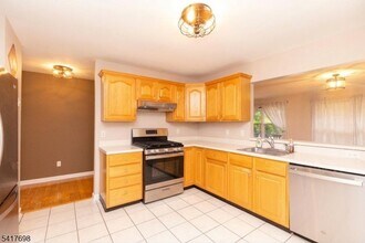 4 Eagles Nest Ln in Hamburg, NJ - Building Photo - Building Photo