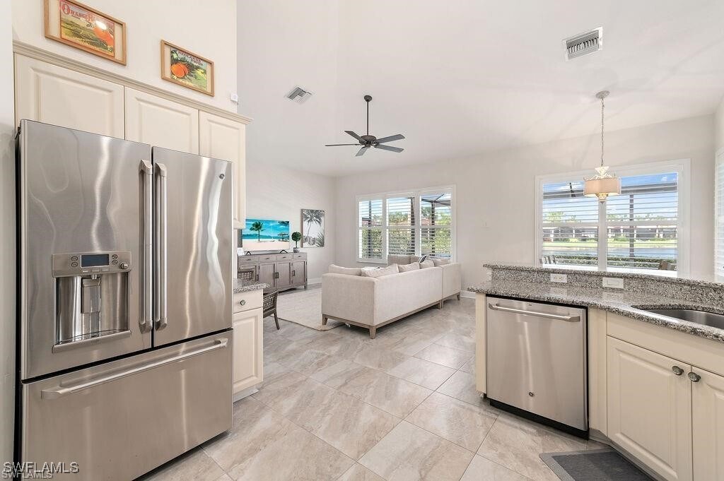 8963 Appaloosa Ct in Naples, FL - Building Photo