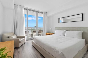 2602 Hallandale Beach Blvd in Hallandale Beach, FL - Building Photo