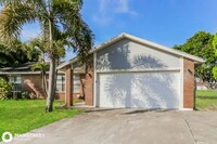 253 SW Tulip Blvd in Port St. Lucie, FL - Building Photo - Building Photo