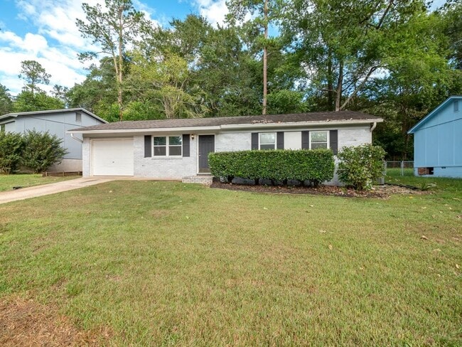 4117 Wiggington Rd in Tallahassee, FL - Building Photo - Building Photo