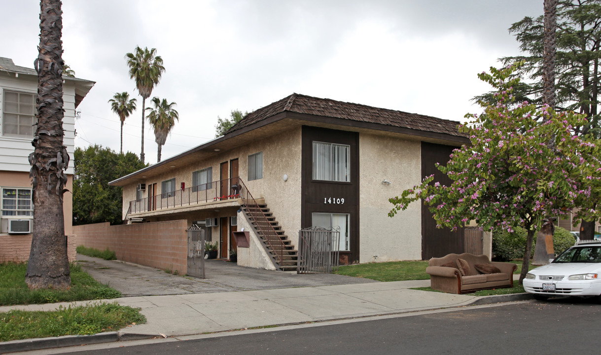 14109 Delano St in Van Nuys, CA - Building Photo