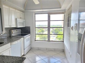 4164 Inverrary Dr, Unit 1015