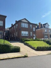 2709 Pyramid Ave in Brentwood, PA - Foto de edificio - Building Photo