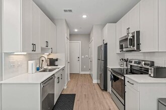 916 N Delaware Ave in Philadelphia, PA - Building Photo - Building Photo