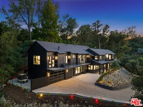 3140 Coldwater Canyon Ave in Los Angeles, CA - Building Photo - Building Photo