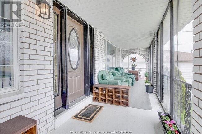 214 Simcoe St in Amherstburg, ON - Building Photo - Building Photo