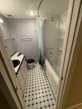 6547 Greenwood Ave N in Seattle, WA - Foto de edificio - Building Photo