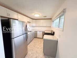 638 Garden City Dr in Monroeville, PA - Building Photo - Building Photo
