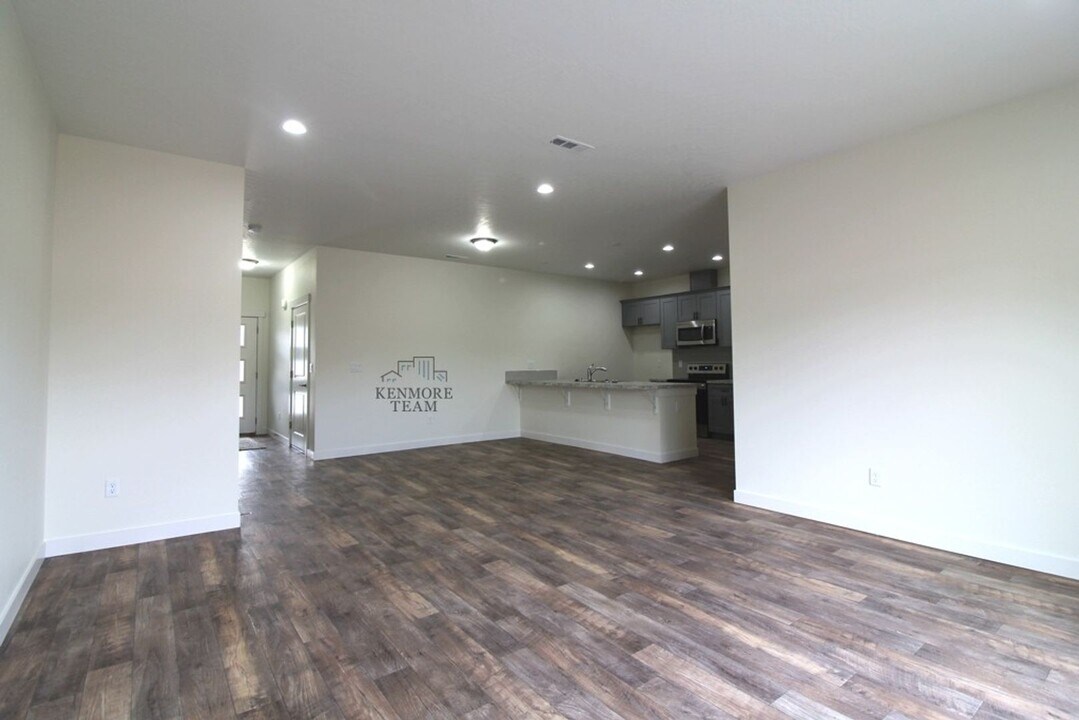 1089 S Cedar Pl in Kennewick, WA - Building Photo