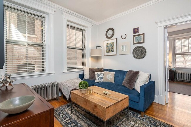 70 Phillips St, Unit #1 in Boston, MA - Building Photo - Building Photo