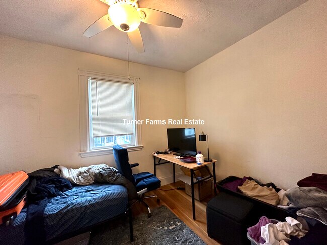 72 Roseclair St, Unit 2 in Boston, MA - Building Photo - Building Photo