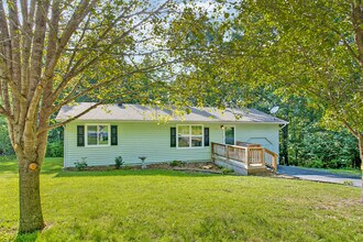 169 Lakeshire Dr in Crossville, TN - Building Photo - Building Photo
