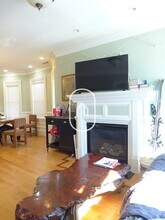 72 Hobart St in Boston, MA - Building Photo - Building Photo
