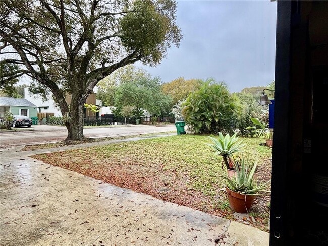 521 NW 48th St in Miami, FL - Building Photo - Building Photo