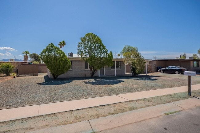 4775 S Green Olive Dr in Tucson, AZ - Building Photo - Building Photo