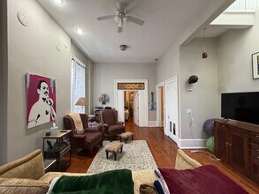 2110 S Halsted St, Unit 2 in Chicago, IL - Building Photo - Building Photo