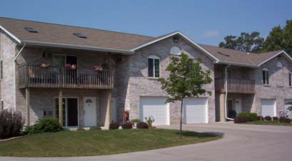 Spring Creek Villas in Brillion, WI - Foto de edificio - Building Photo