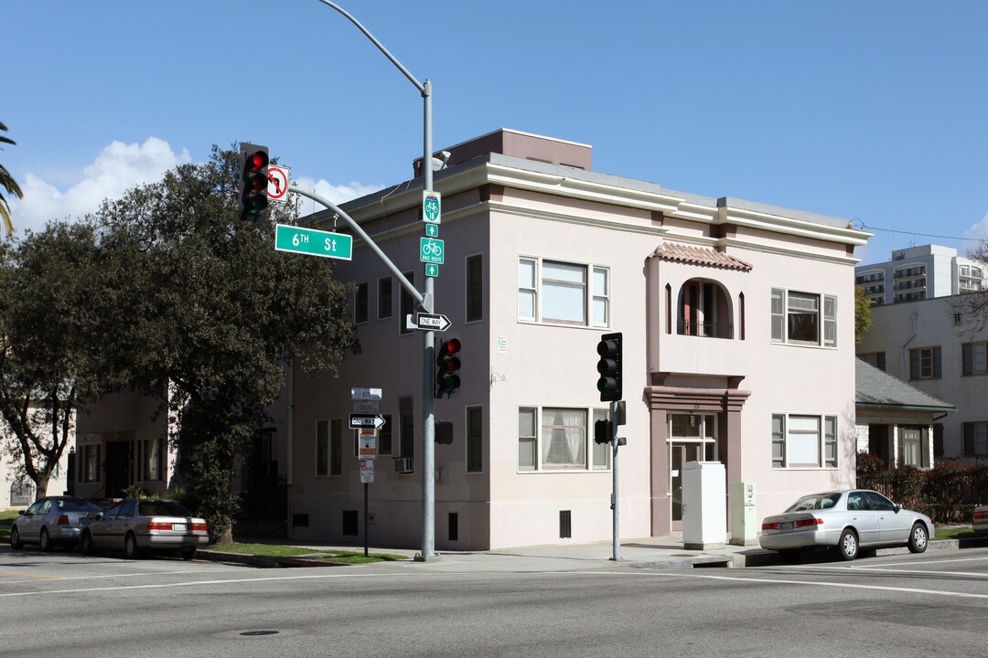 604-614 Chestnut Ave in Long Beach, CA - Foto de edificio