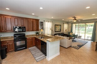 10547 Carolina Willow Dr in Ft. Myers, FL - Building Photo