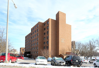 College View Towers in Grove City, PA - Foto de edificio - Building Photo