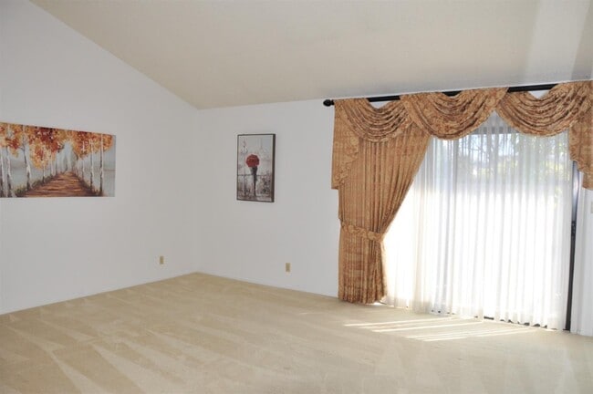 property at 1040 Pizarro Ln