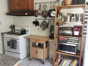 464 N Orange Grove Ave, Unit 464.5 in Los Angeles, CA - Foto de edificio - Building Photo