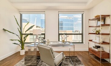 1590 Little Raven St, Unit 803 in Denver, CO - Foto de edificio - Building Photo