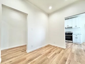 1034 1/2 S Fairfax Ave in Los Angeles, CA - Foto de edificio - Building Photo