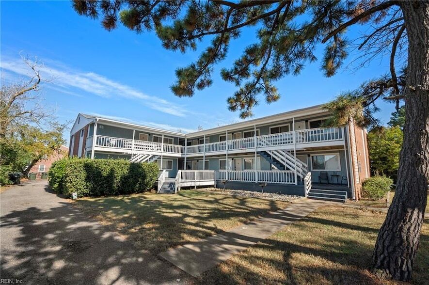 1226 Little Bay Ave, Unit 1 in Norfolk, VA - Building Photo