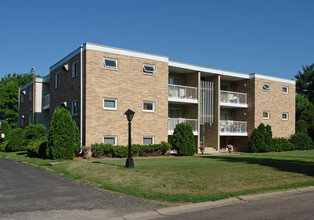 1707 Lindig St in Falcon Heights, MN - Building Photo - Building Photo