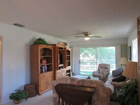 30 Lake Vista Trail in Port St. Lucie, FL - Building Photo