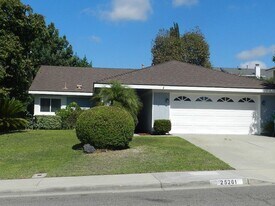 25261 Arcadian Ave in Mission Viejo, CA - Building Photo