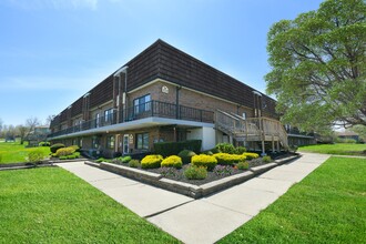 Cedar Ridge in Medina, OH - Building Photo - Building Photo