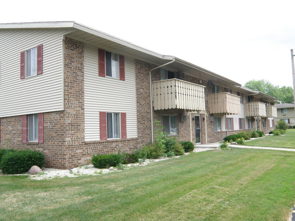 Wilson Heights in Menasha, WI - Foto de edificio