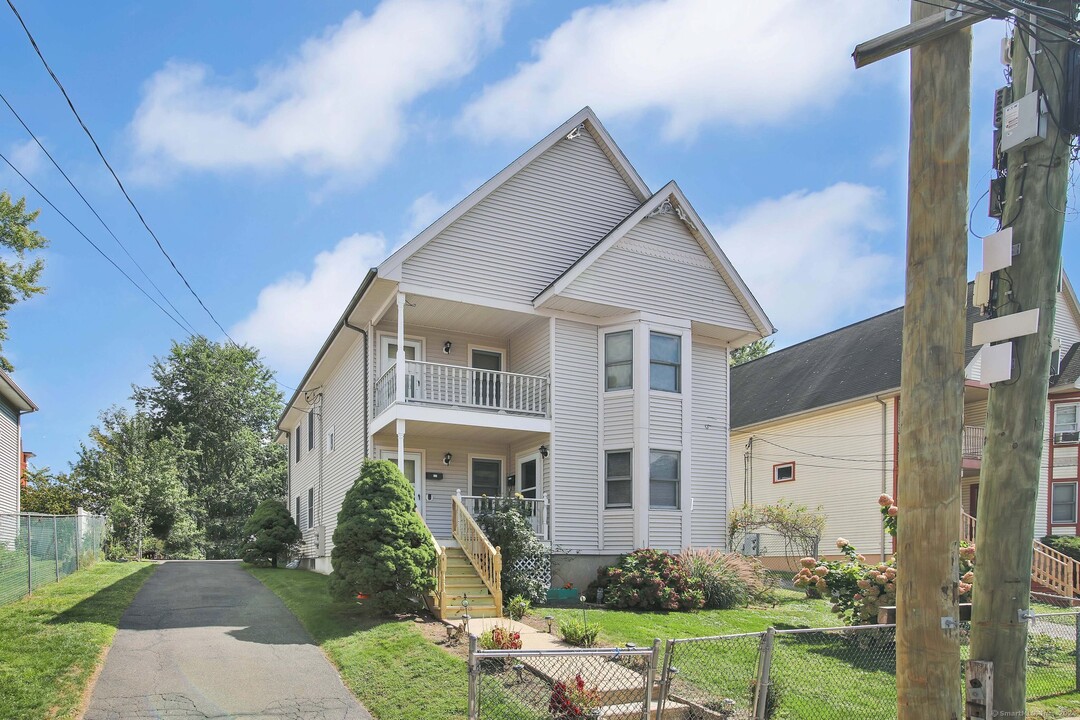 62-64 Green St in Hartford, CT - Building Photo