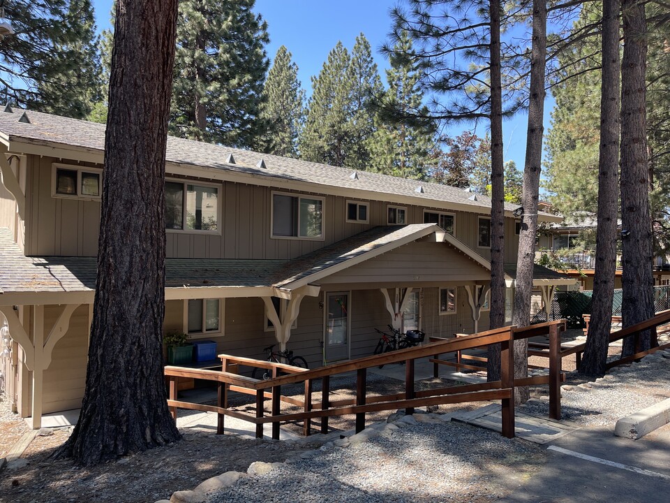 817 Oriole Way in Incline Village, NV - Building Photo