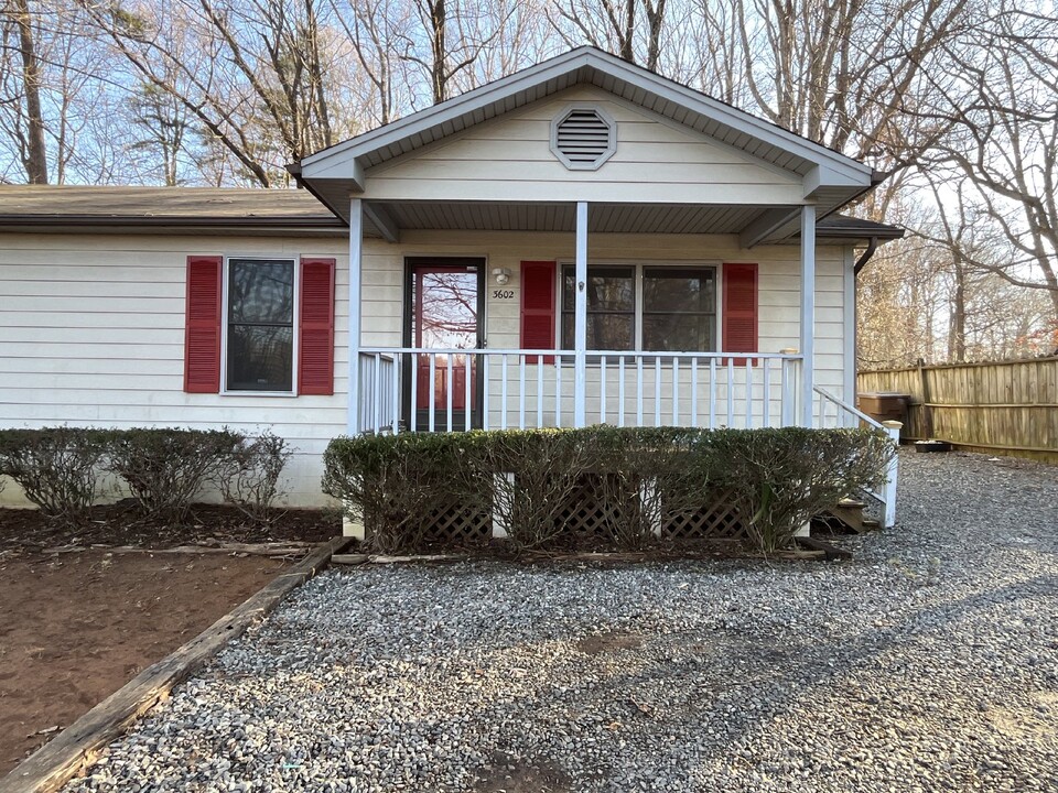 3602 Yanceyville St in Greensboro, NC - Building Photo