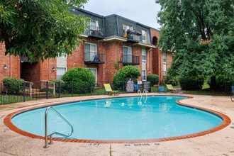 Retreat at Seven Trails in Ballwin, MO - Foto de edificio - Building Photo