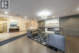 90 Charlton Ave W in Hamilton, ON - Building Photo - Building Photo