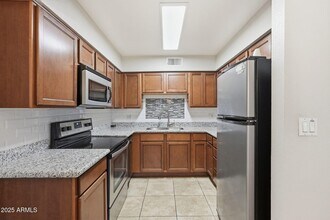 1702 W Tuckey Ln in Phoenix, AZ - Foto de edificio - Building Photo