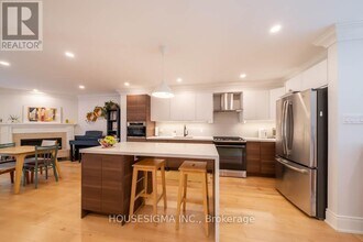 40 Brownstone Cir in Markham, ON - Building Photo - Building Photo