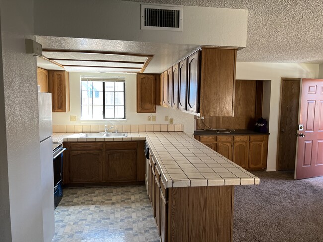 4160 Sanderling Cir, Unit 460 in Las Vegas, NV - Building Photo - Building Photo
